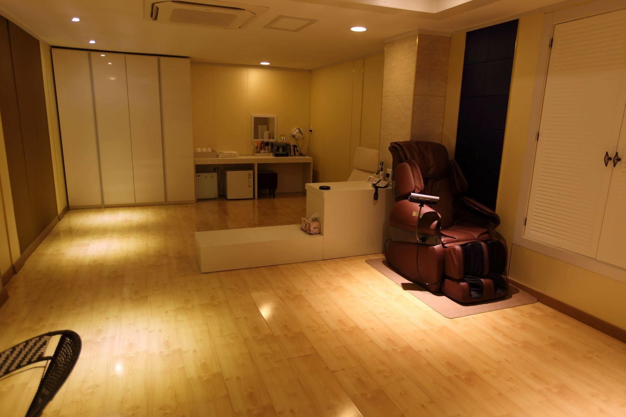 River Hotel Namwon エクステリア 写真