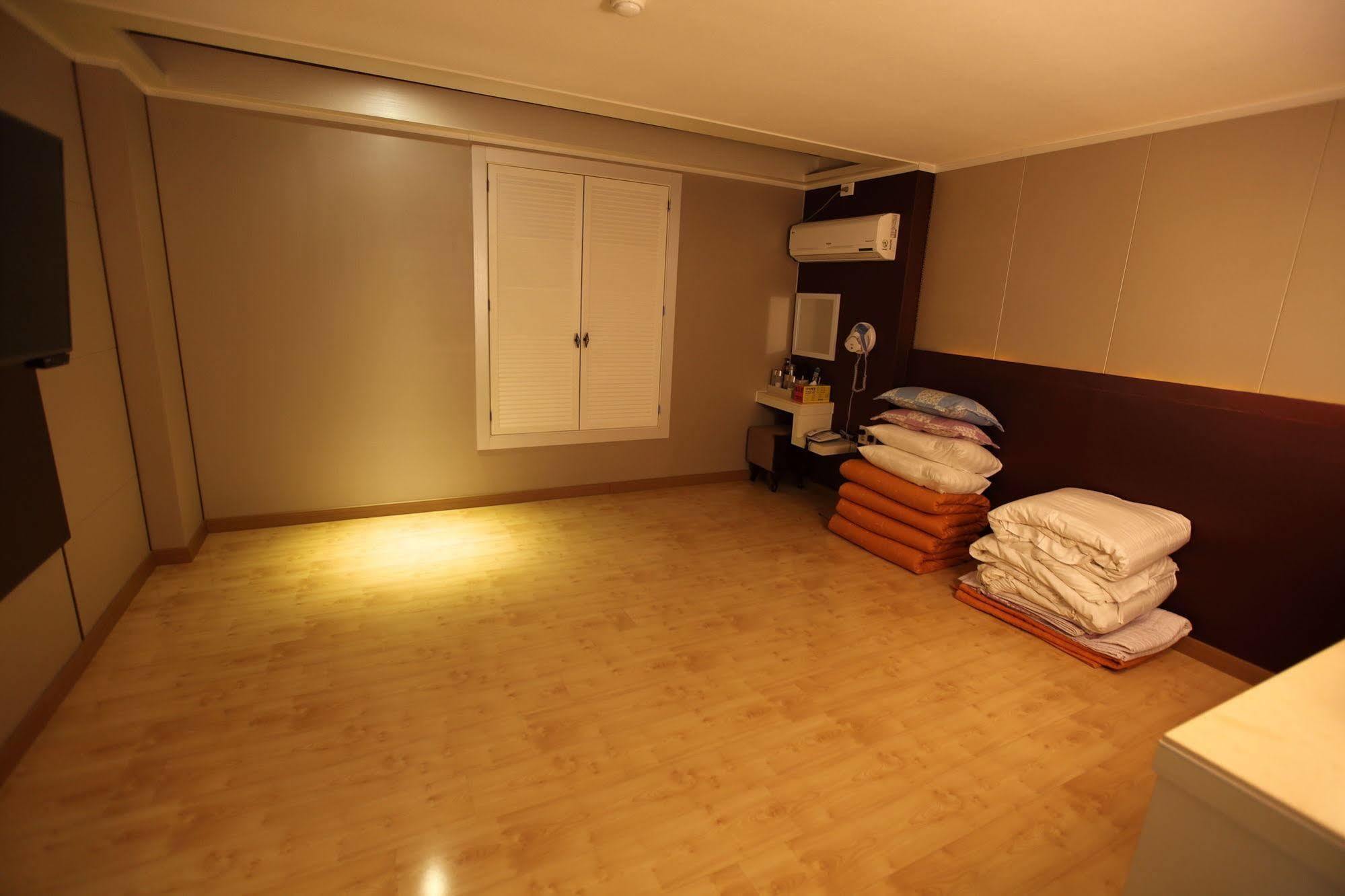 River Hotel Namwon エクステリア 写真