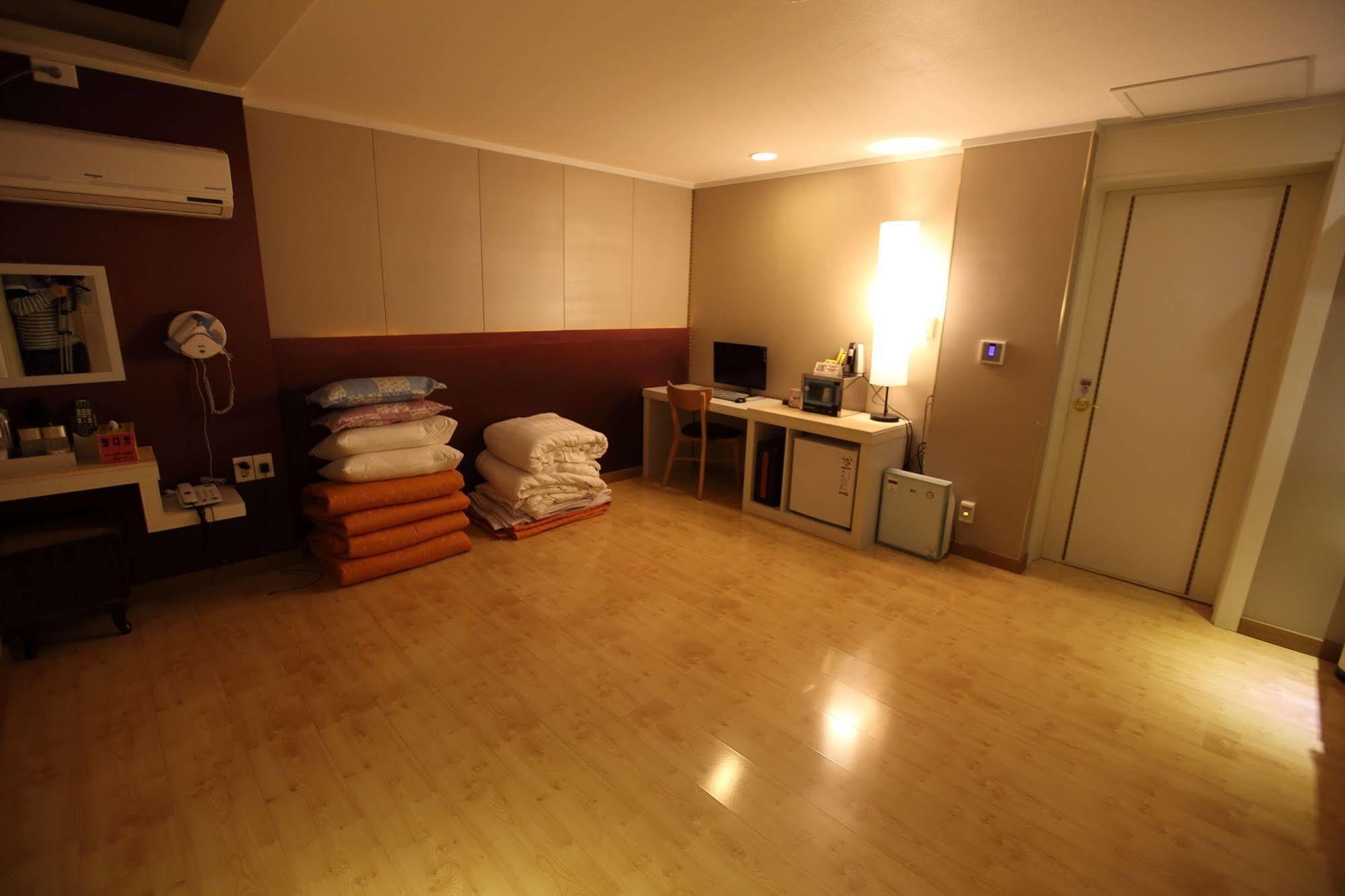 River Hotel Namwon エクステリア 写真